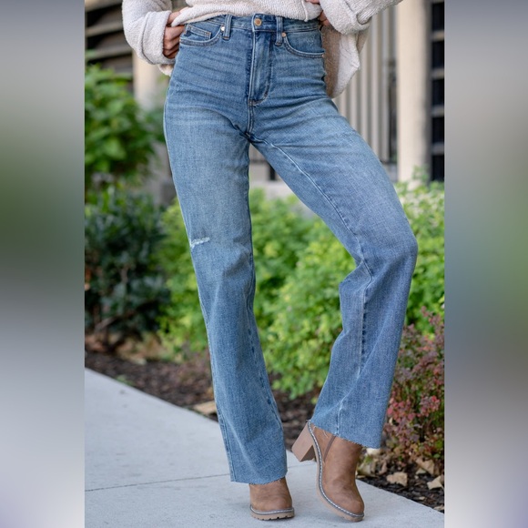 Judy Blue Denim - NWT Judy Blue Renee High Rise Tummy Control Straight Leg Jeans 3/26